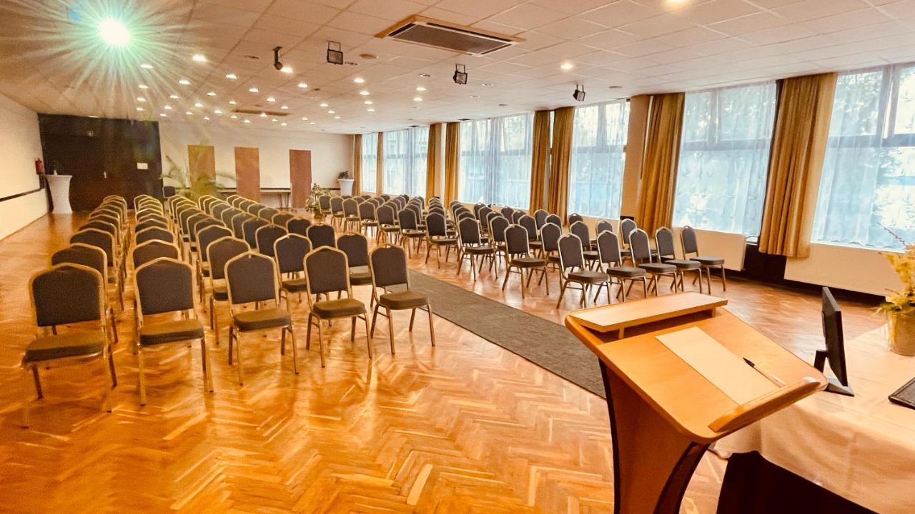 Hotel Magistern Konferencia Es Wellnesshotel 希欧福克 外观 照片