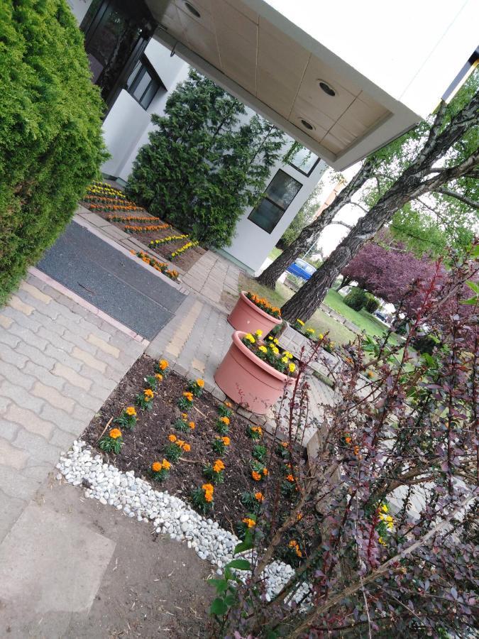 Hotel Magistern Konferencia Es Wellnesshotel 希欧福克 外观 照片
